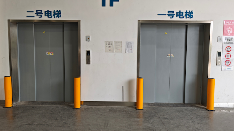 Industrial Flexible Bollard Upgrade: Fortifying Safety & Asset Protection in Modern Warehouses